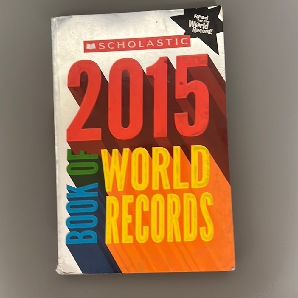 Scholastic 2015 Book of World Records